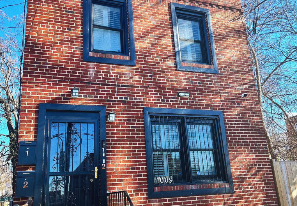 1009 46 ST NE