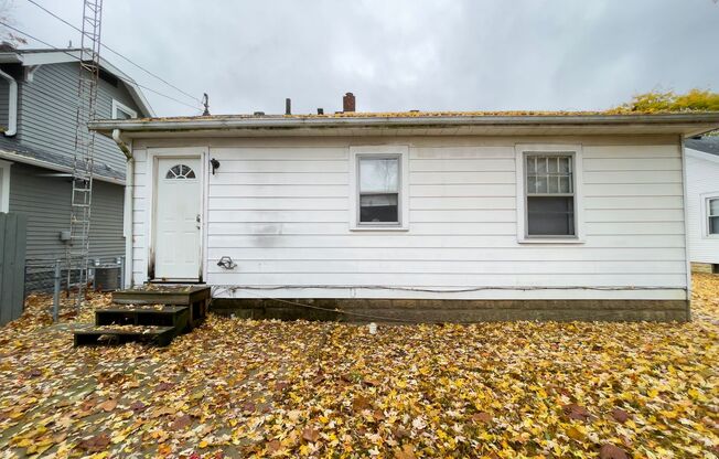 PRELEASING for AUGUST! Close to Campus