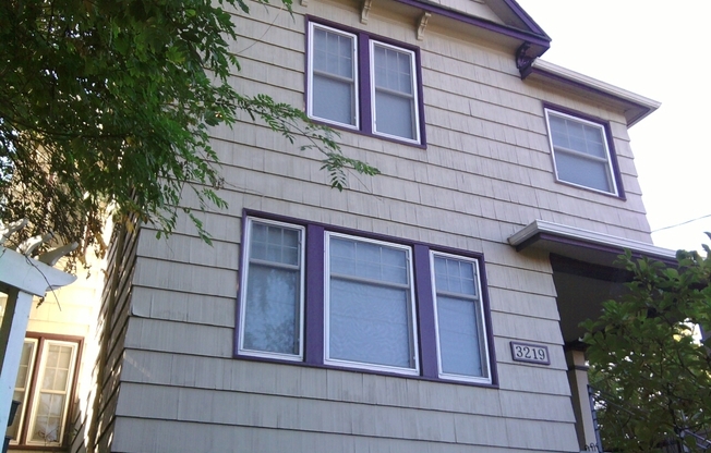 3219 Franklin Ave East
