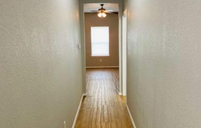 3 beds, 2.5 baths, $1,250, Unit Apartment C