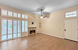 Charming 2BD/2BA Townhouse in Clairemont Mesa with W/D, A/C, & Swimming Pool!