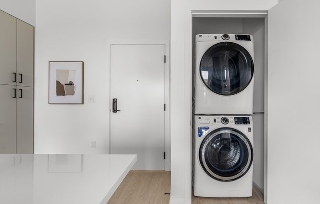 2 beds, 2 baths, 1,000 sqft, $3,120, Unit 614