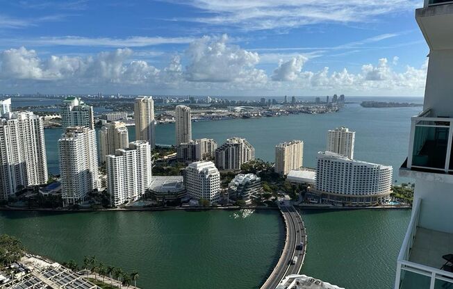 950 Brickell Bay Dr