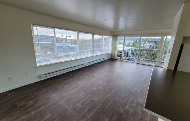 2 beds, 1 bath, 820 sqft, $2,995, Unit R-404