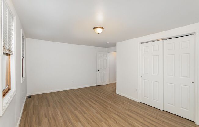 3 beds, 1 bath, $1,595