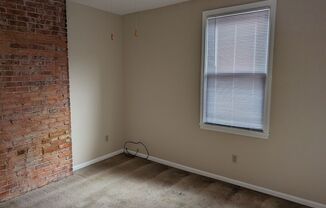 3 beds, 1 bath, $1,395, Unit Apt. #2