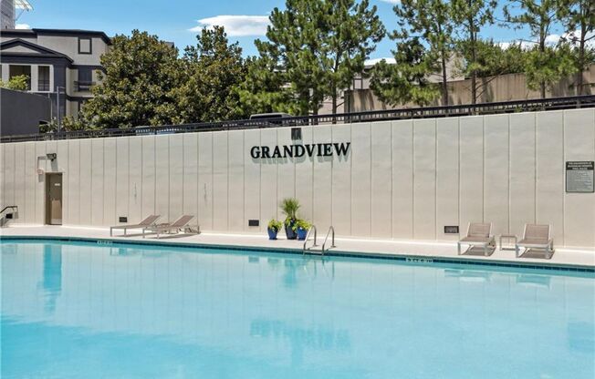 2bd/2bth in sought after Grandview Condominiums in the heart of Buckhead!