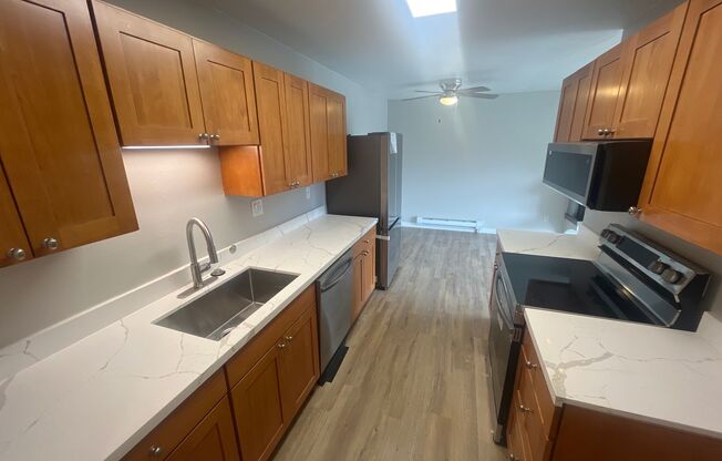 2 beds, 2 baths, 1,100 sqft, $2,695, Unit 3520 - 201