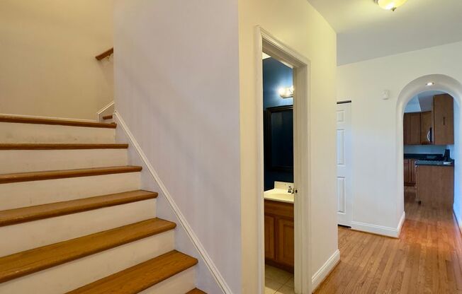 Stunning End-of-Group 3bed/3.5ba Patterson Park Home - 3000+ Square Feet with a large yard!