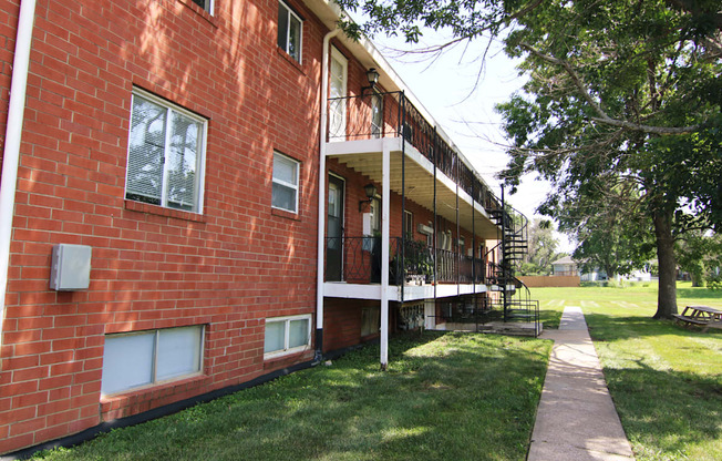 Rolling Ridge - exterior building