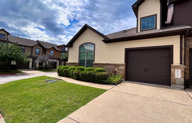 11252 Lost Maples Trail |  3 Bed 2 Bath Garage $1995