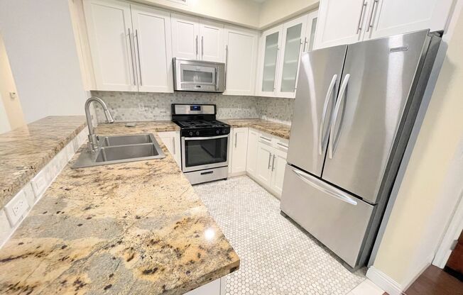 Studio City living at a great price. 3bd/2ba condo, dual parking, water/trash included!