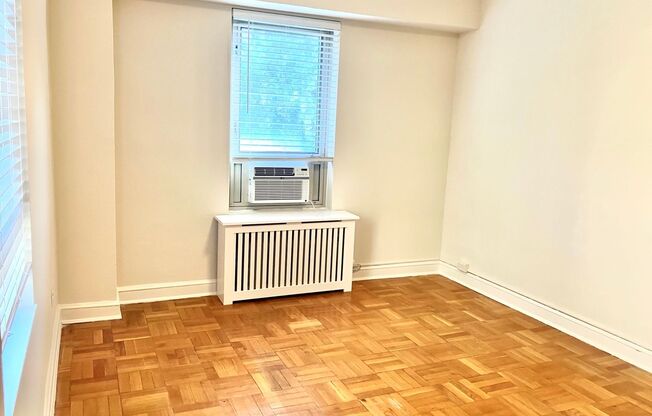 1 bed, 1 bath, 700 sqft, $2,450, Unit 305