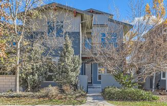 Modern 4-Bedroom Townhouse with Stunning Views in Boulder, CO