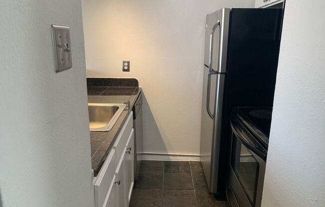 1 bed, 1 bath, 600 sqft, $985, Unit 112
