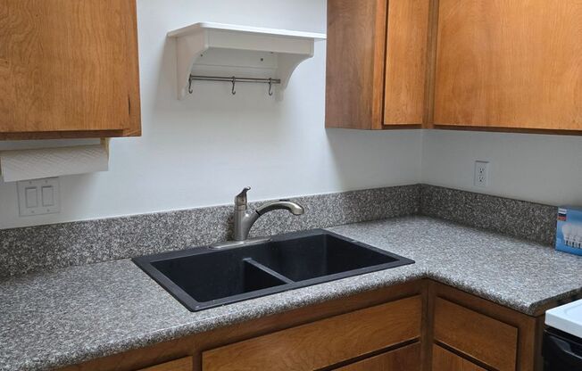 1 bed, 1 bath, 600 sqft, $900, Unit 22