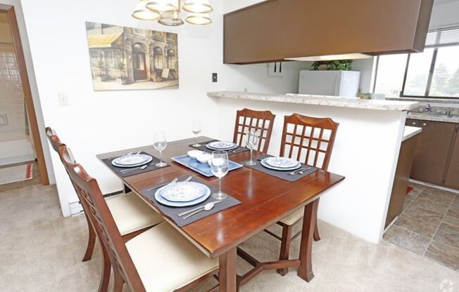 2 beds, 1 bath, 895 sqft, $1,679, Unit E101