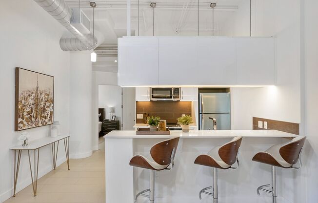 2 beds, 1 bath, 1,100 sqft, $2,700, Unit 407