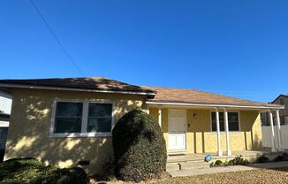 Beautifully remodeled 2-bedroom, 1-bathroom house in Long Beach!