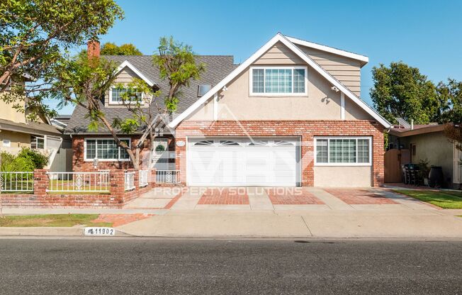 5 Bedroom 3 Bathroom Single House in Los Alamitos CA 90720!!