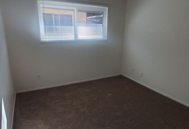 2 beds, 1 bath, $2,500, Unit B