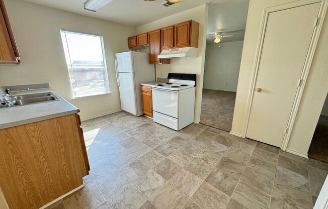 2 beds, 1 bath, 795 sqft, $725, Unit Unit D