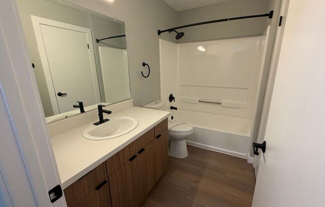 2 beds, 2 baths, 980 sqft, $2,595, Unit D203