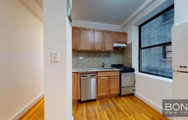 2 beds, 1 bath, $4,250, Unit 307