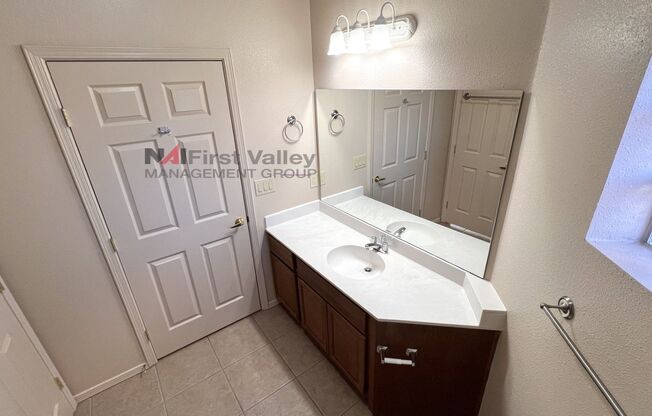 2 beds, 2 baths, $1,400, Unit Unit 2105