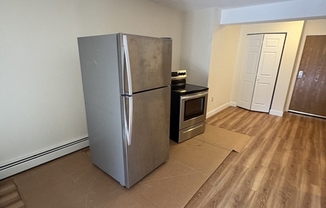 3 beds, 2 baths, 1,198 sqft, $4,400, Unit 34