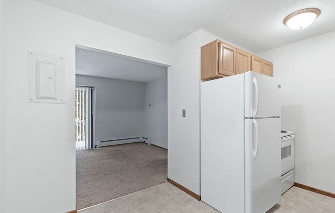 2 beds, 1 bath, 630 sqft, $995, Unit 12