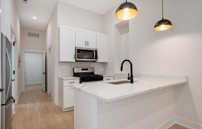 LC1 - 2455 W Armitage