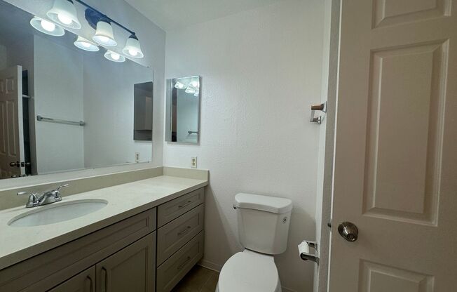 2 beds, 1 bath, $2,450