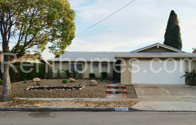 Chula Vista, 310 E. Moss Street - 1 story, View of Point Loma, Spacious, Don't Wait!!