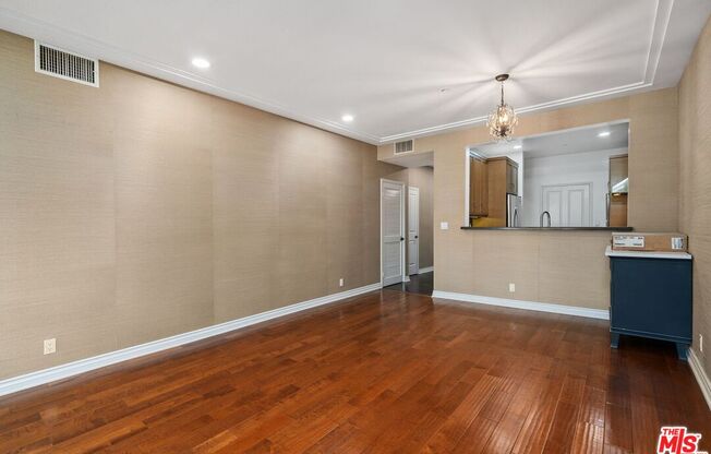 117 S CLARK DR