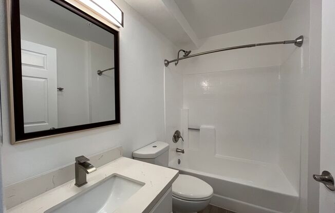1 bed, 1 bath, 700 sqft, $1,698, Unit 219
