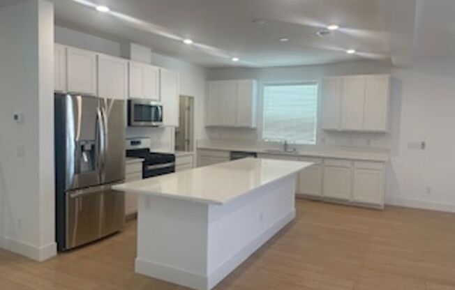 BRAND NEW 4 BEDROOM PULTE HOME