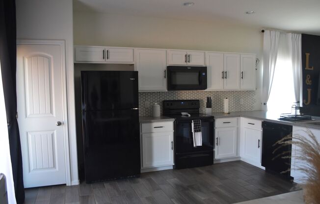 3 beds, 2 baths, $2,300