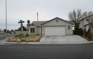 Beautiful  3 bedroom,2 bath,2 car garage home!