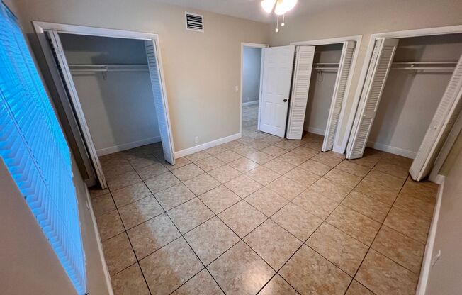 1 bed, 1 bath, 705 sqft, $1,600, Unit 17