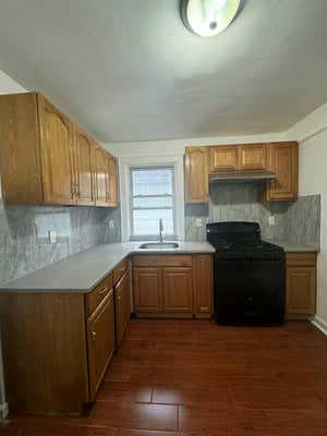 2 beds, 1 bath, 608 sqft, $2,800