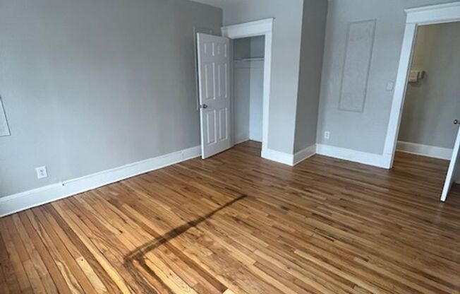 2 beds, 1 bath, $1,450, Unit 132 Belmont Unit #4R