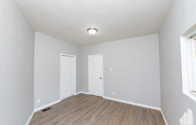 1022 W Fry St 1R