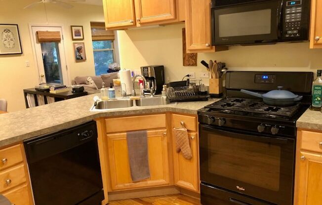 2 beds, 1 bath, $1,800