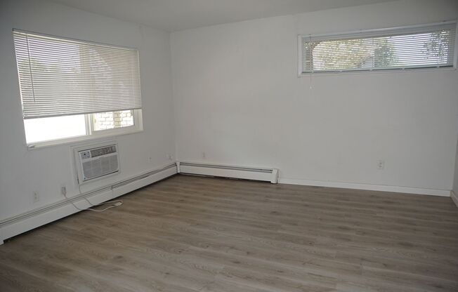 2 beds, 1 bath, $1,750, Unit Apt #1