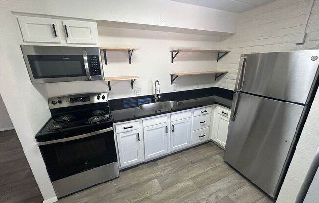 2 beds, 1 bath, 615 sqft, $1,200, Unit 101B