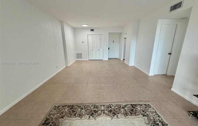 4400 HILLCREST DR