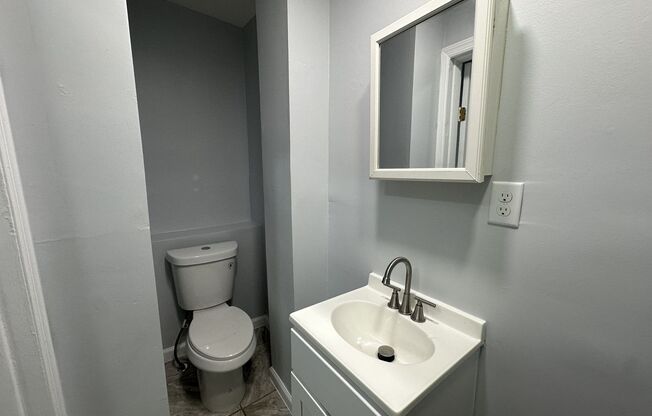 2 beds, 1 bath, $1,895, Unit Apt 2B