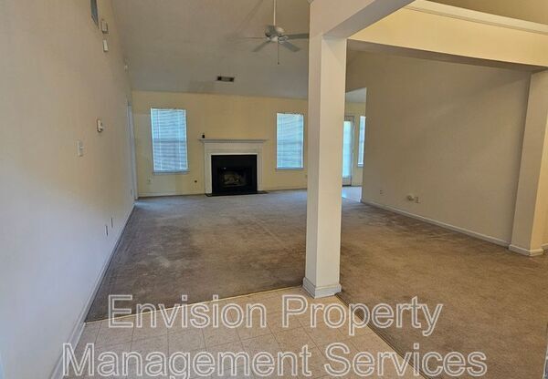 3989 MDW GLN WAY