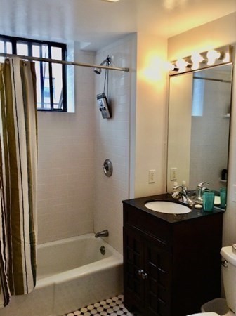 Studio, 1 bath, 300 sqft, $2,350, Unit 4